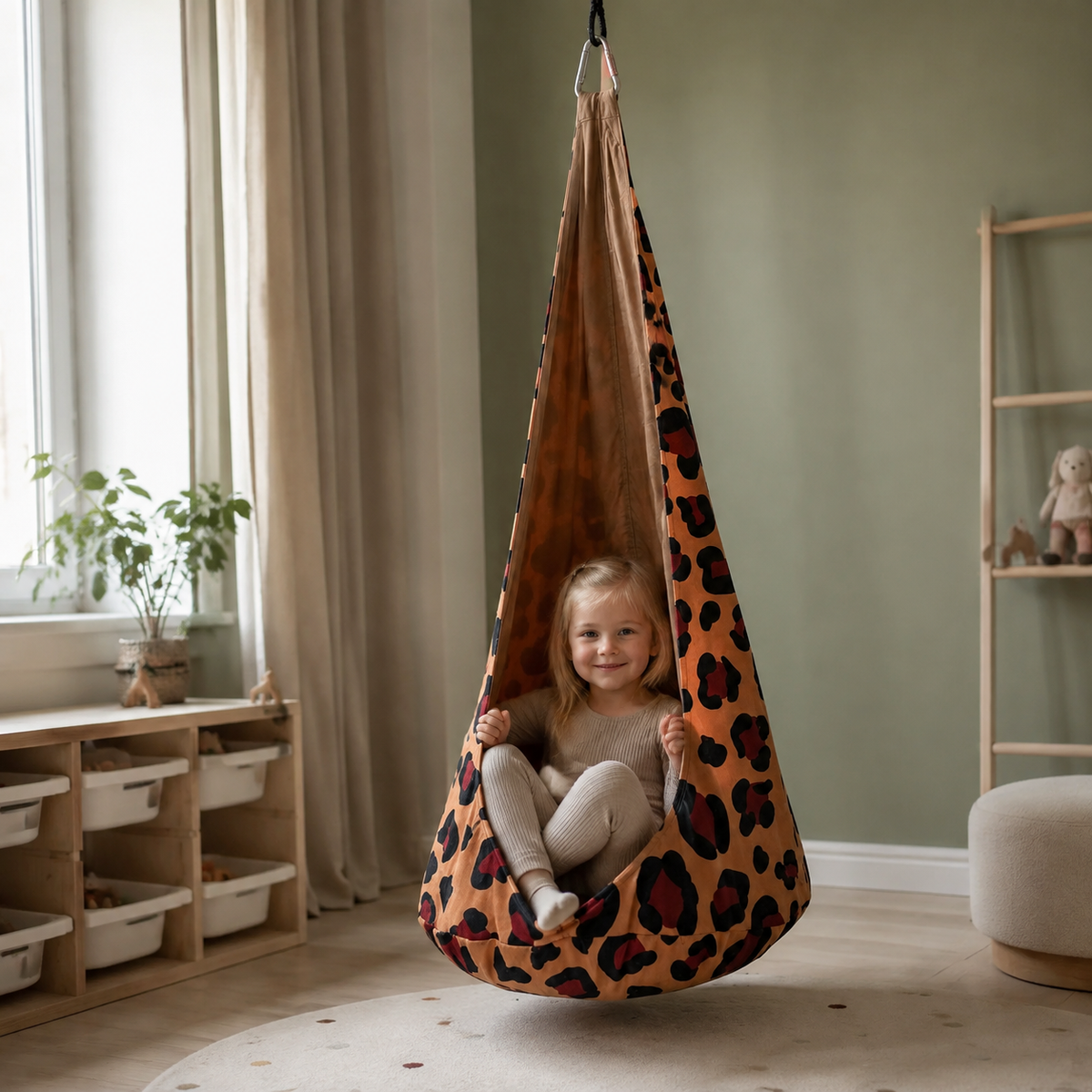Kokonschaukel Leopard XXL im Kinderzimmer – bees&blooms