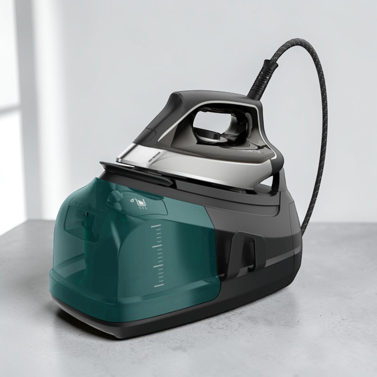 Rowenta DG8627 Dampfbügelstation mit 2400W, 7,2 bar Druck und 1,1L Wassertank, moderne Bügeleisenstation mit Microsteam 400 HD Sohle.