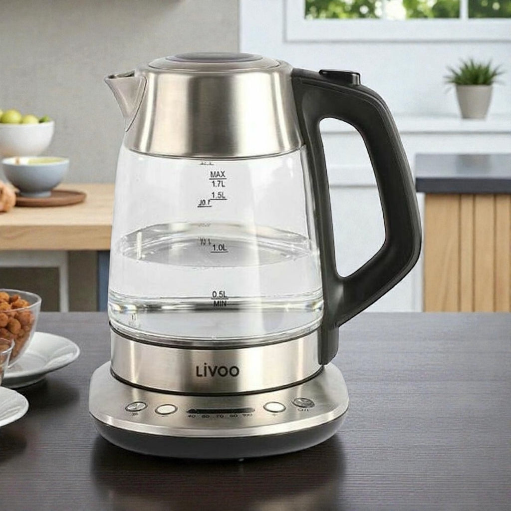 Praktischer Wasserkocher aus Glas und Edelstahl, ideal für den täglichen Gebrauch in modernen Küchen.
