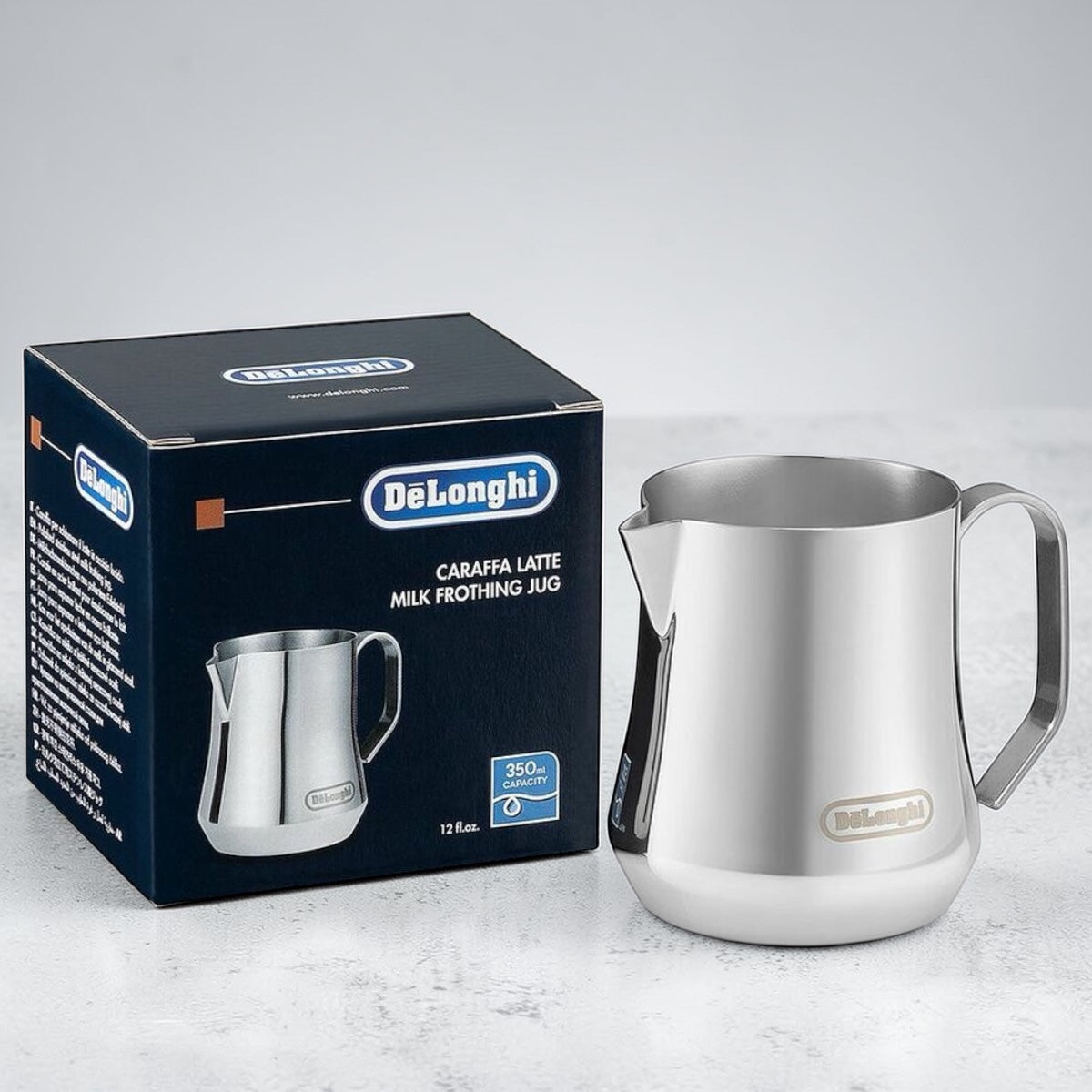 DeLonghi Milchaufschäumkanne aus Edelstahl mit Verpackung – Barista Milchkanne für Cappuccino, Latte Macchiato und Milchschaum