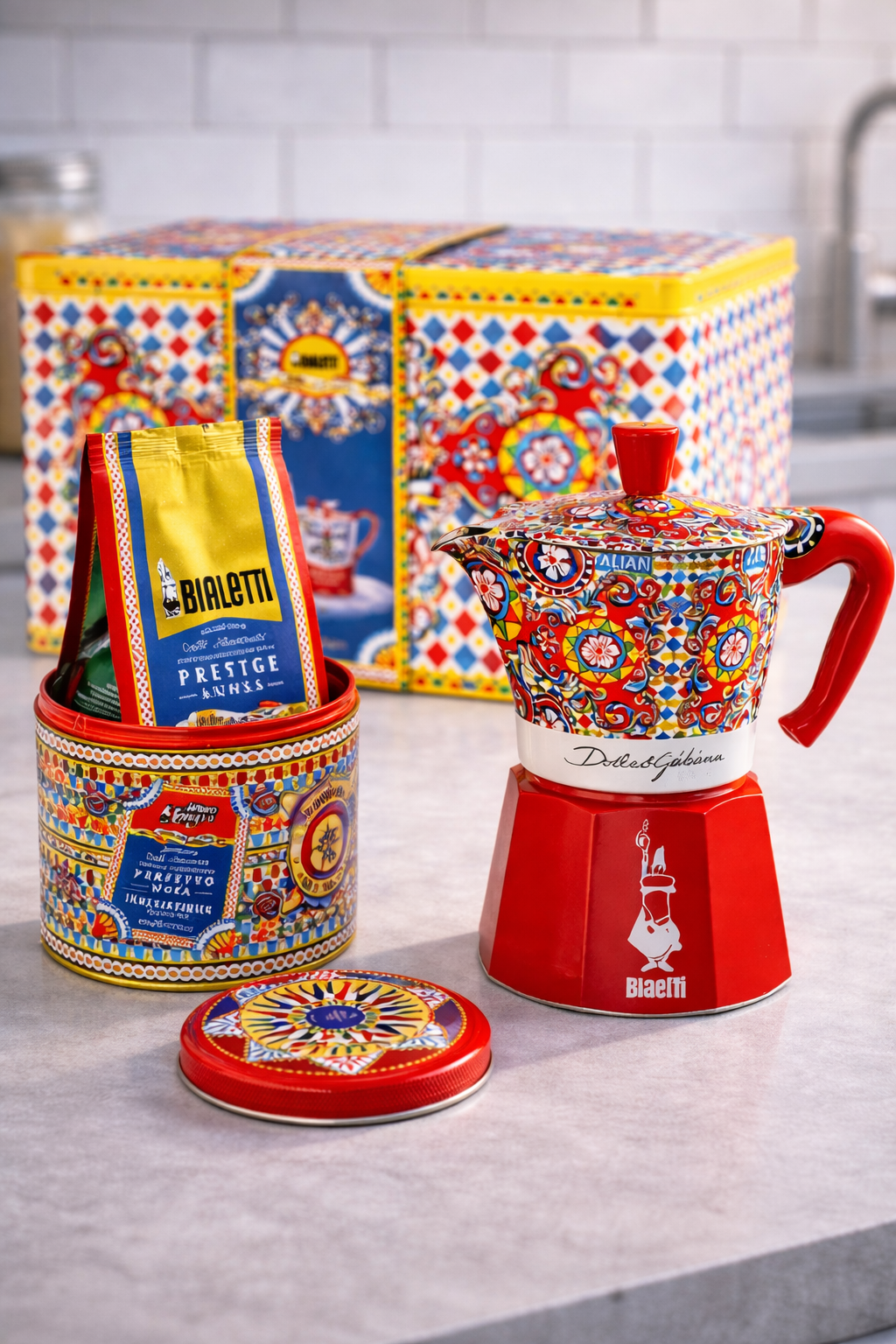 Bialetti Dolce Gabbana Kaffeemaschine Set rot mit Kaffee Geschenk italienisches Design