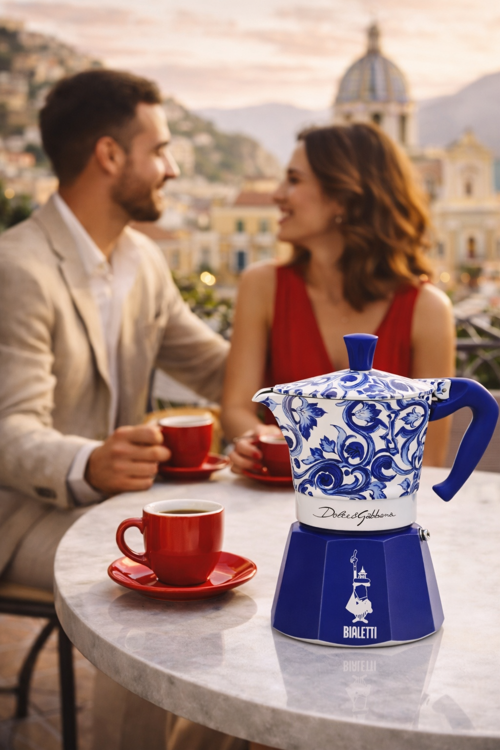 Bialetti Moka Dolce Gabbana Kaffeemaschine blau Espresso genießen Italien Stil
