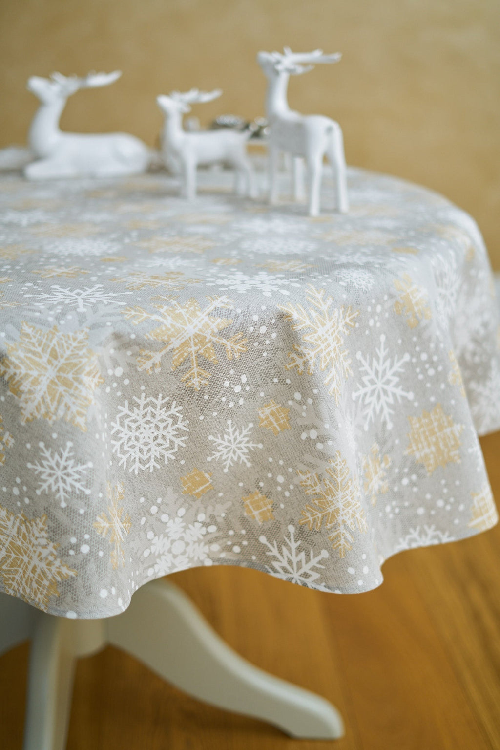 Runde Tischdecke Snowflakes mit Schneeflockenmotiv – Originalansicht 1