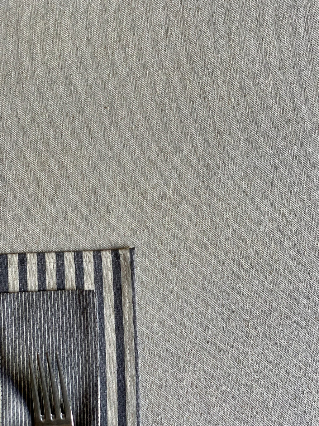 Tischdecke Nord 3 aus recyceltem Stoff – Originalansicht 4