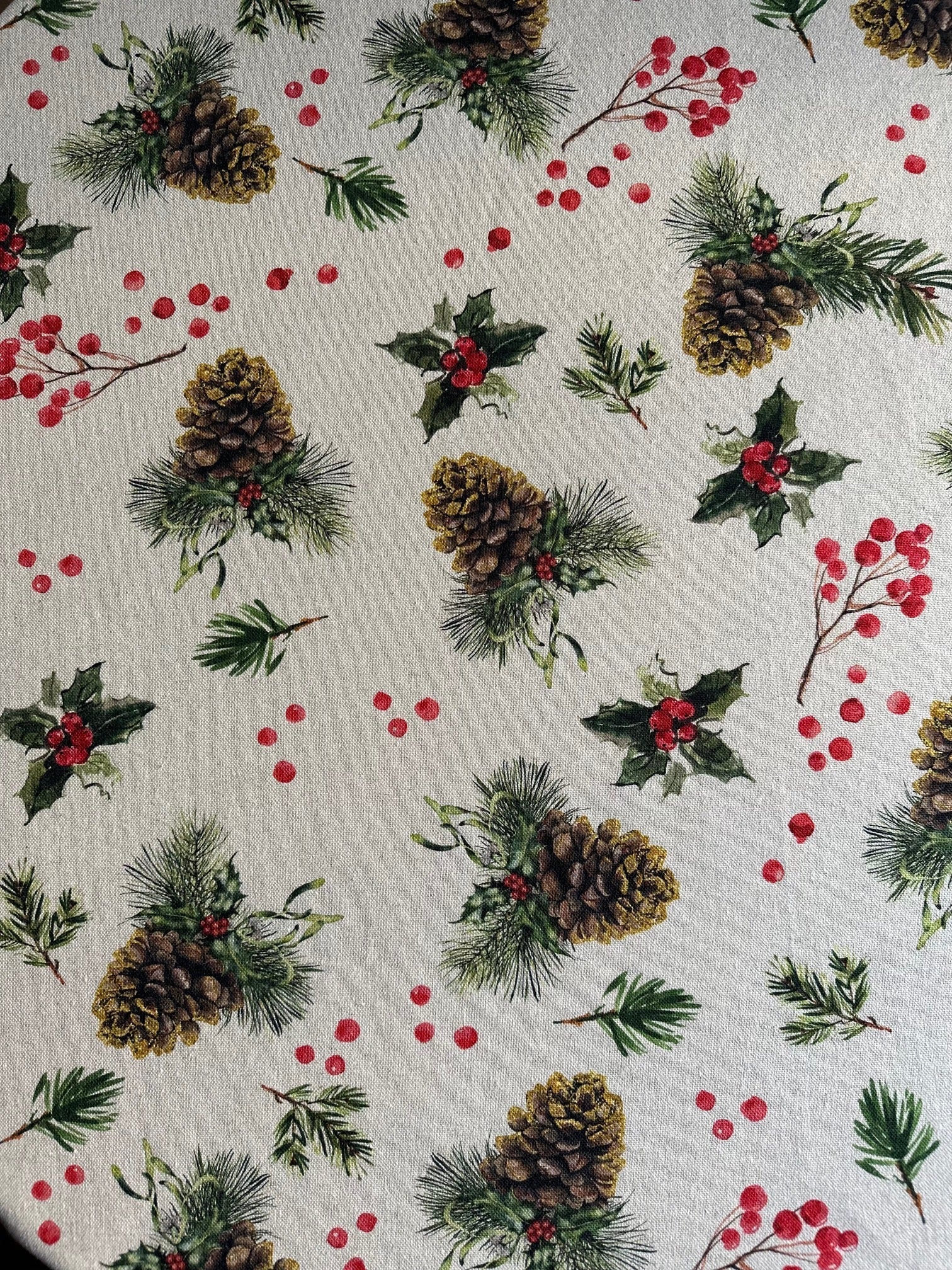 Tischdecke Golden Pine mit winterlichem Motiv – Originalansicht 2