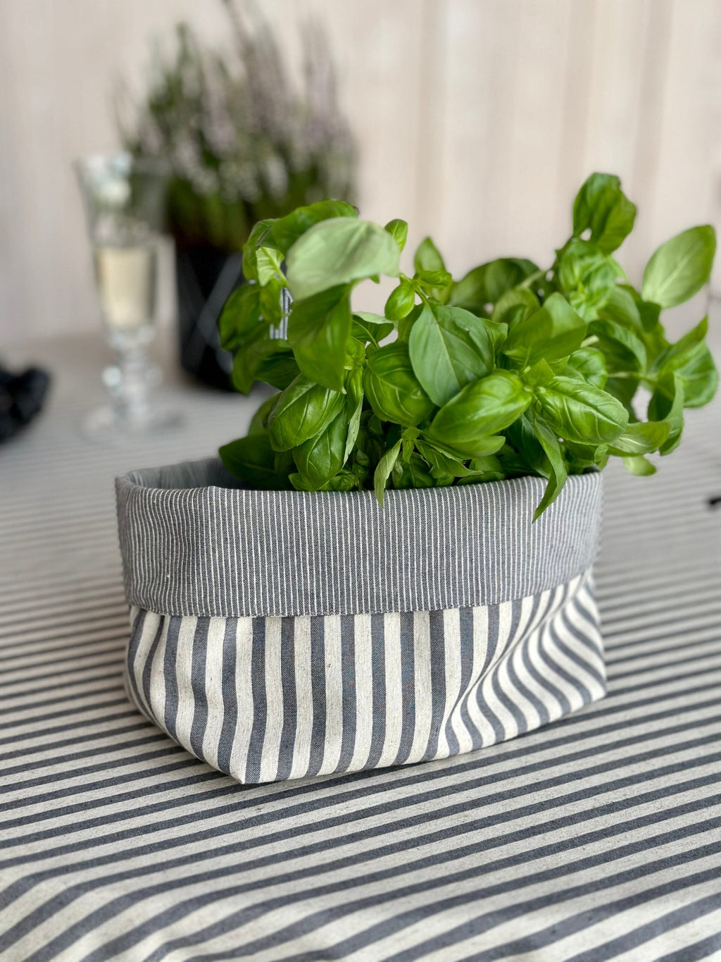 Tischdecke Nord 1 aus recyceltem Stoff – Originalansicht 4
