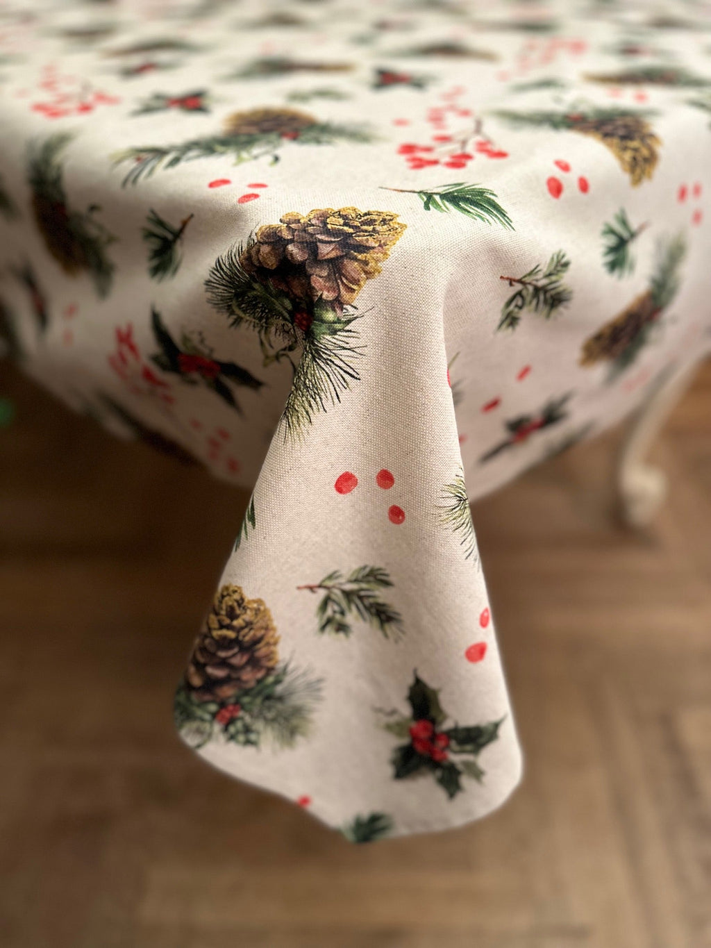 Tischdecke Golden Pine mit winterlichem Motiv – Originalansicht 3