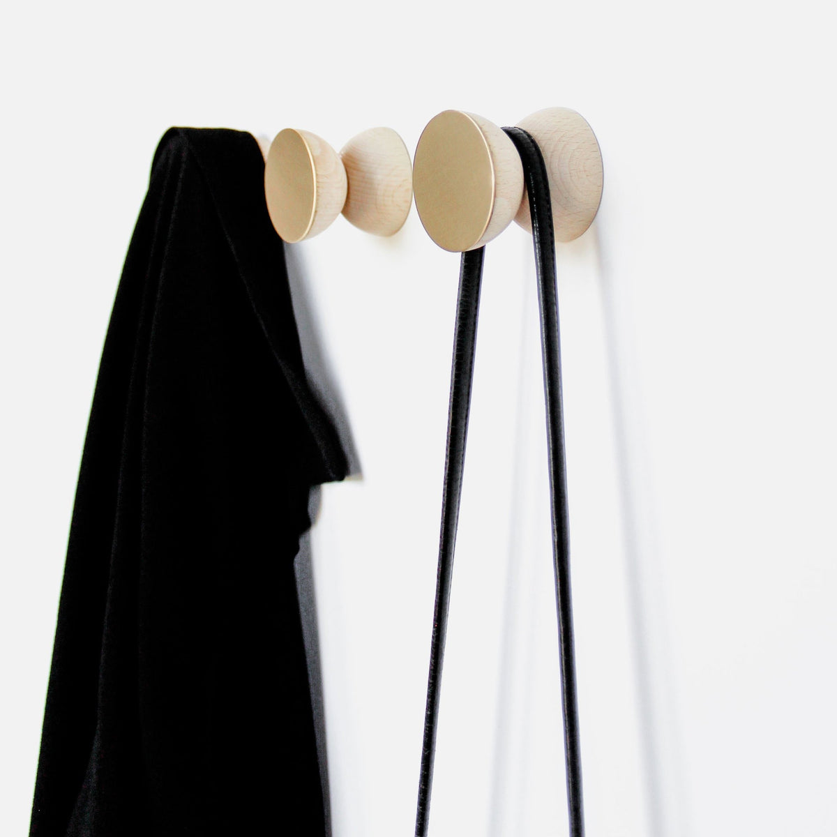 Wandhaken aus Buchenholz & Messing – Originalansicht 5