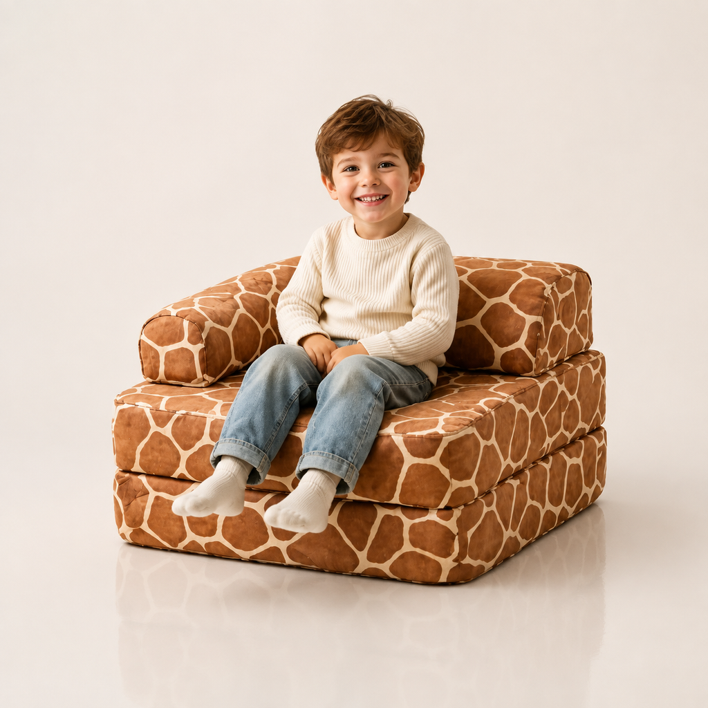 Modularer Kindersessel – Giraffe mit Kind im Studio – bees&blooms