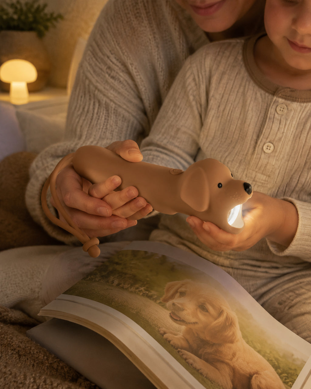 Kinder-Taschenlampe Hund Buddy – gemeinsames Lesen