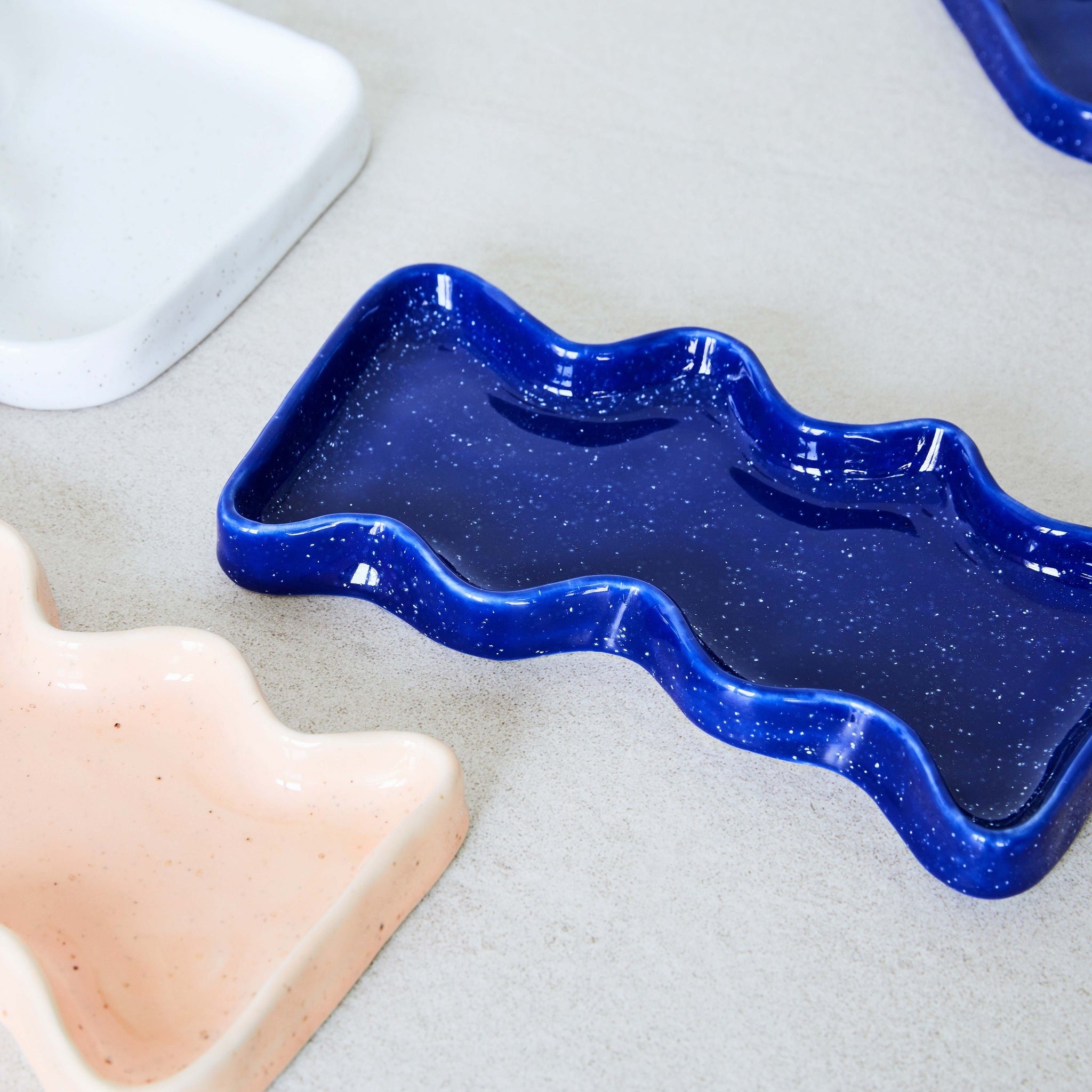Keramik-Ablageschale Wave – Rechteckig Blau – Originalansicht 1