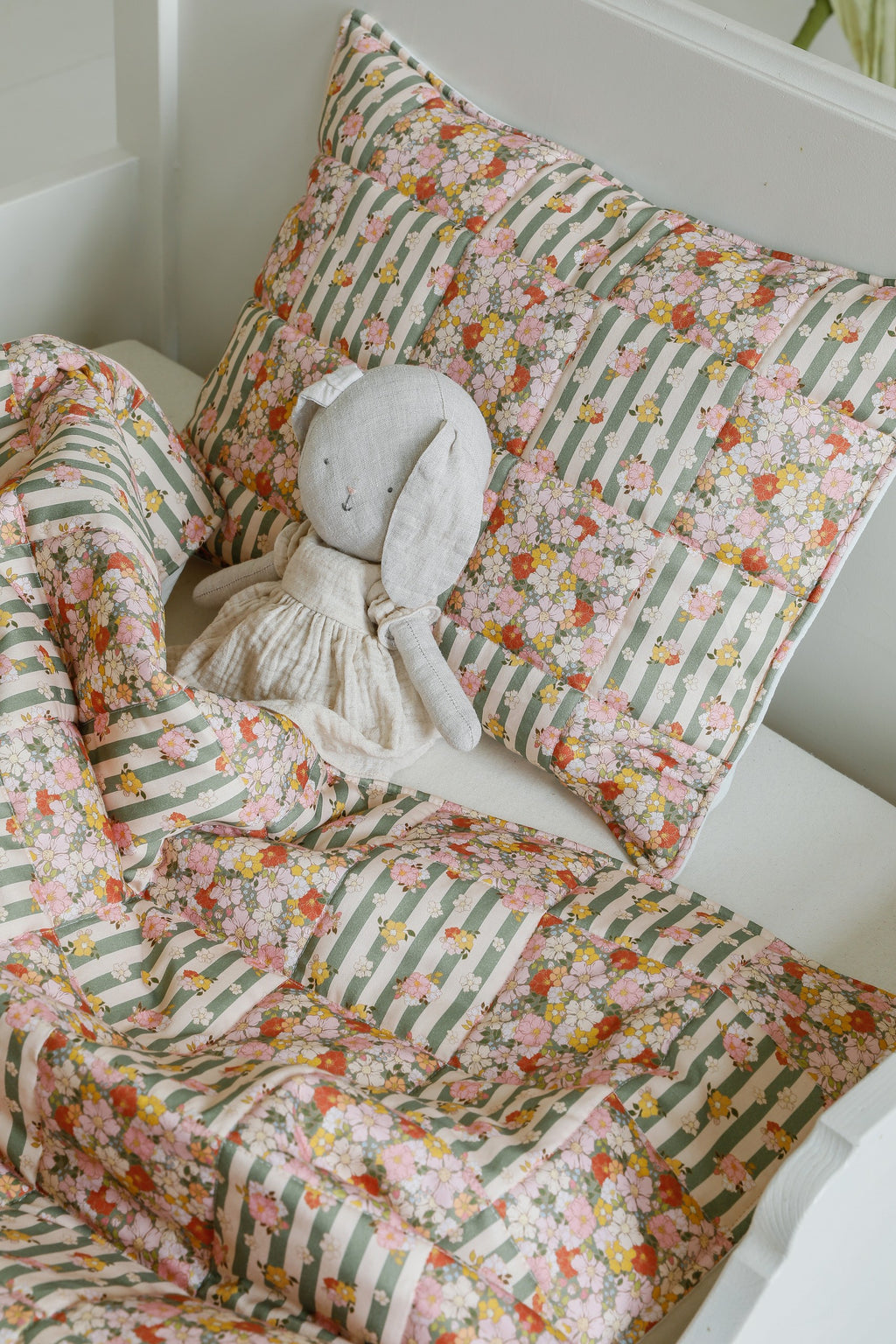 Patchworkdecke mit Kissen Grüner Garten, Klein – Ansicht 4 | Elena Home Living