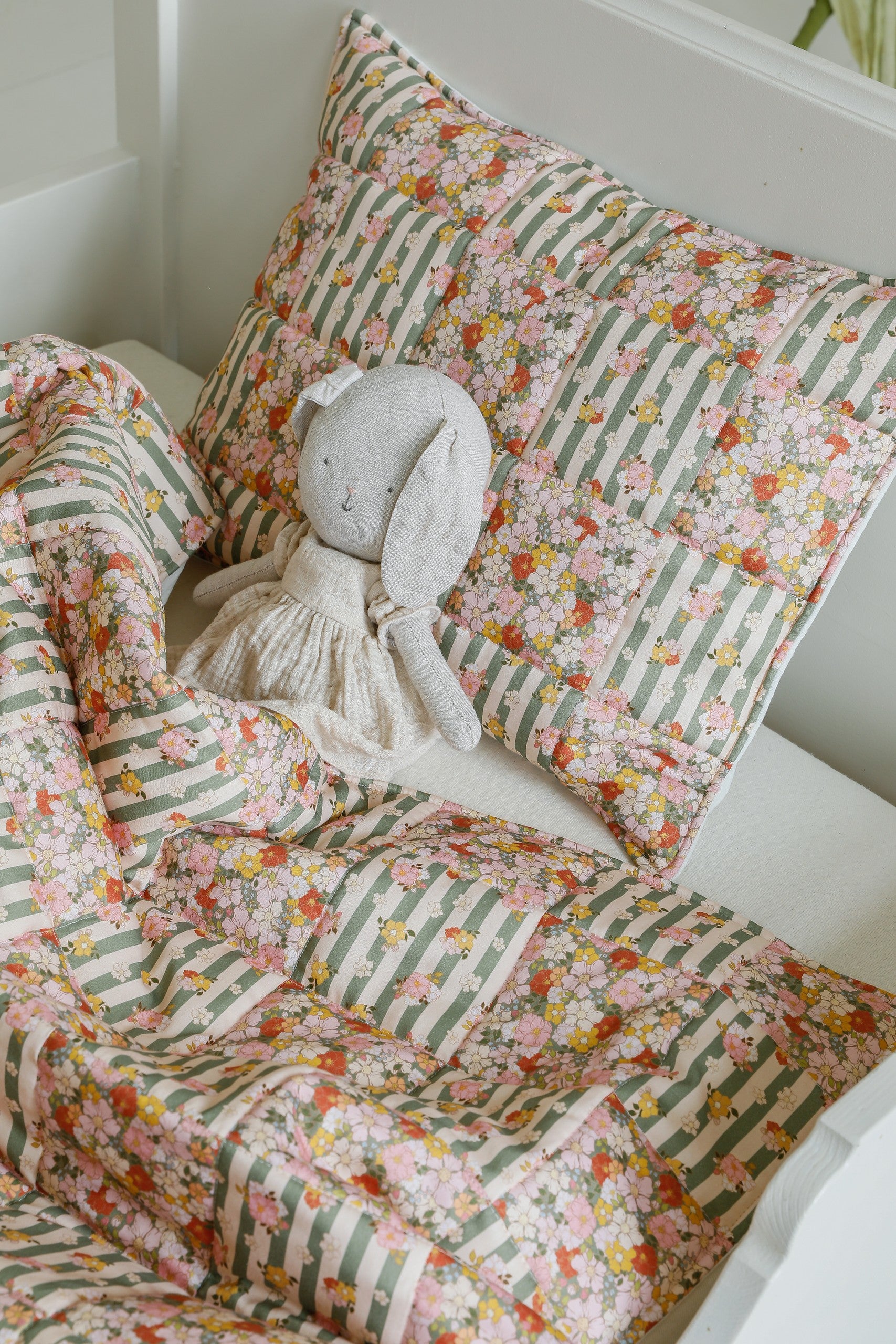 Patchworkdecke mit Kissen Grüner Garten, Groß – Ansicht 4 | Elena Home Living