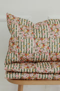 Patchworkdecke mit Kissen Grüner Garten, Klein – Ansicht 1 | Elena Home Living