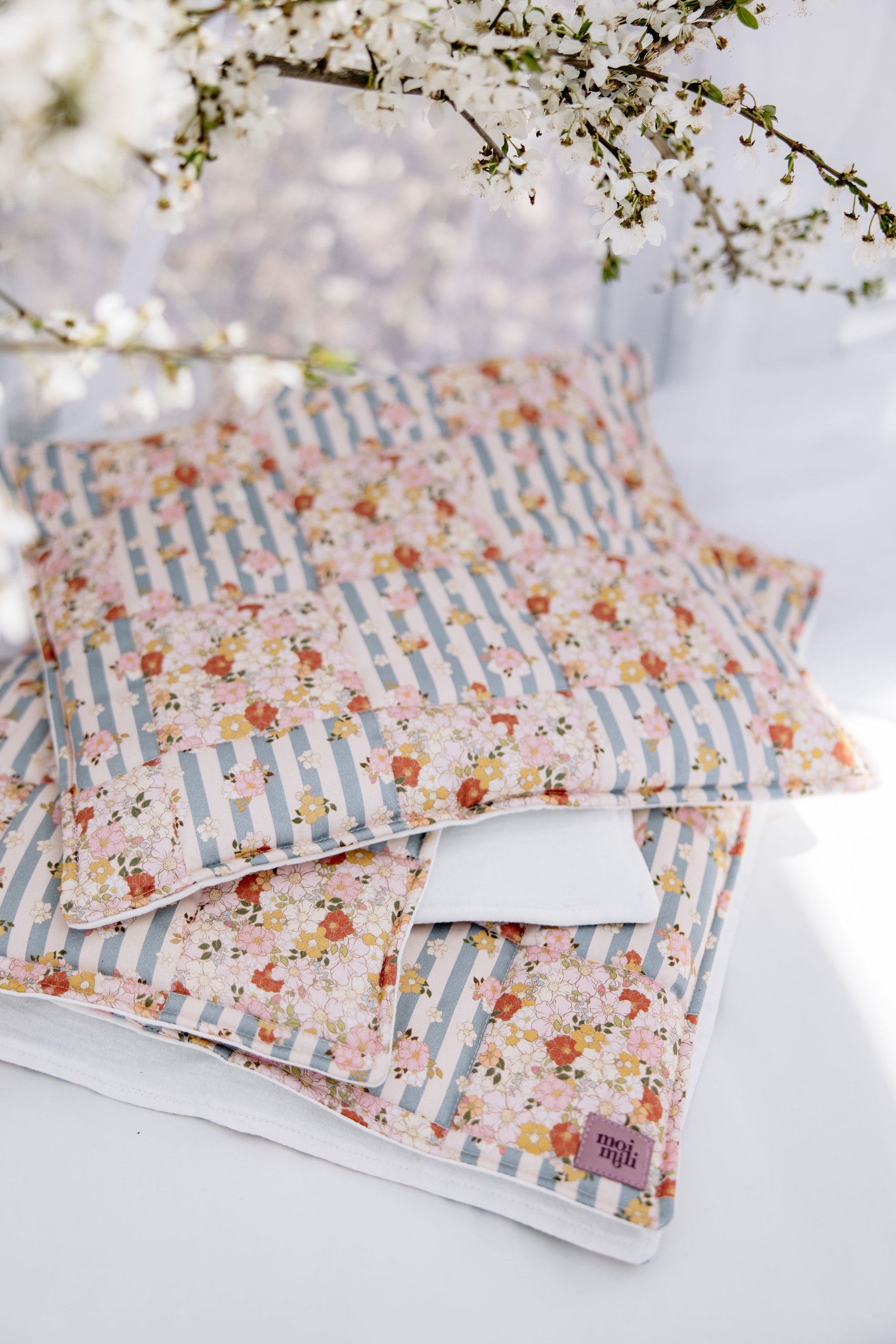 Patchworkdecke mit Kissen Summer Garden, Klein – Ansicht 6 | Elena Home Living