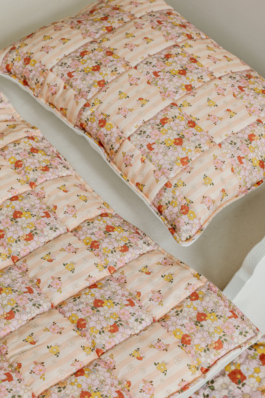 Patchworkdecke mit Kissen Spring Garden, Klein – Ansicht 4 | Elena Home Living
