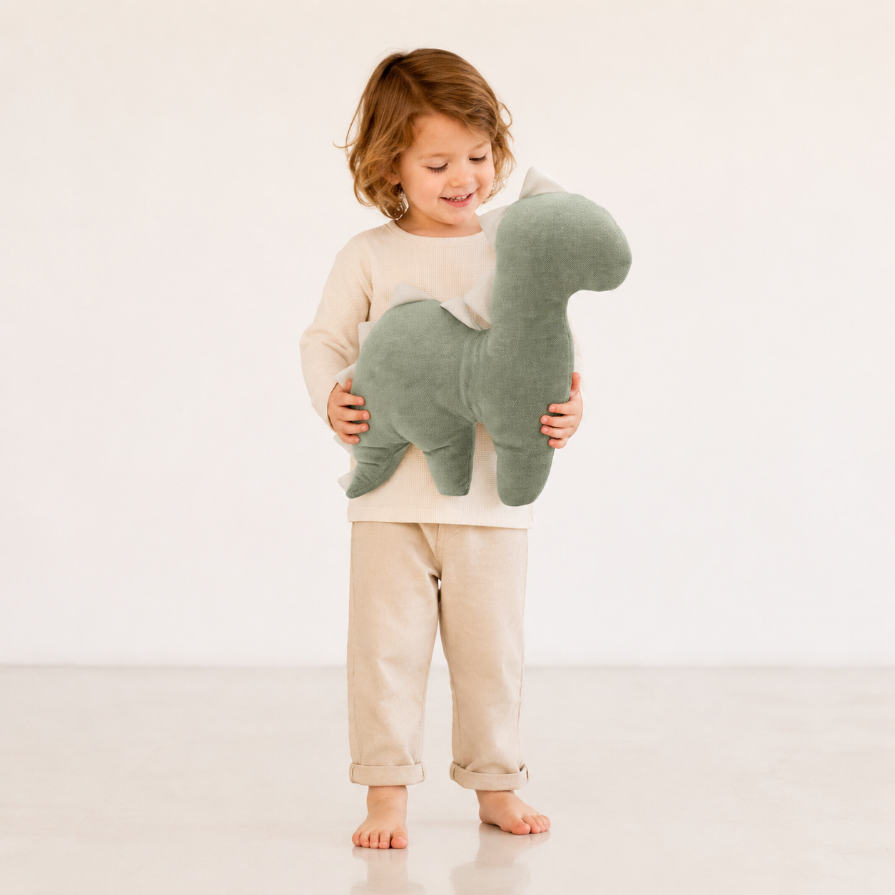 Dino Kuschelkissen mit Kind – bees&blooms