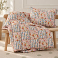 Gesteppte Patchworkdecke mit Kissen – Summer Garden, Klein – Premium Produktfoto 2048 × 2048