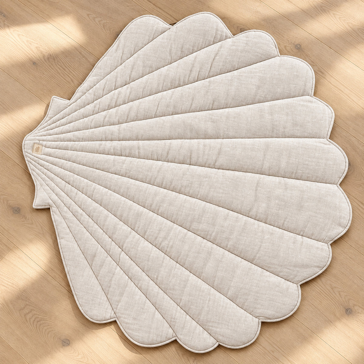 Muschel-Spielmatte aus Bio-Baumwolle – Sand – Premium Produktfoto 2048 × 2048
