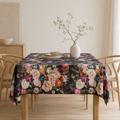 Tischdecke Francine Black mit floralem Muster – Premium Hauptbild im eleganten Esszimmer