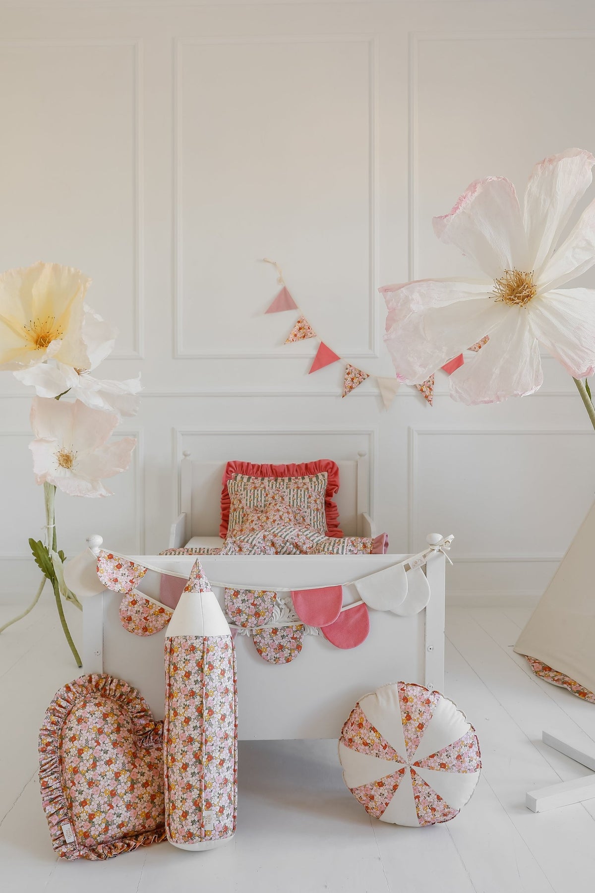 Kinderzimmer-Girlande Birthday Garden – Ansicht 3 | Elena Home Living