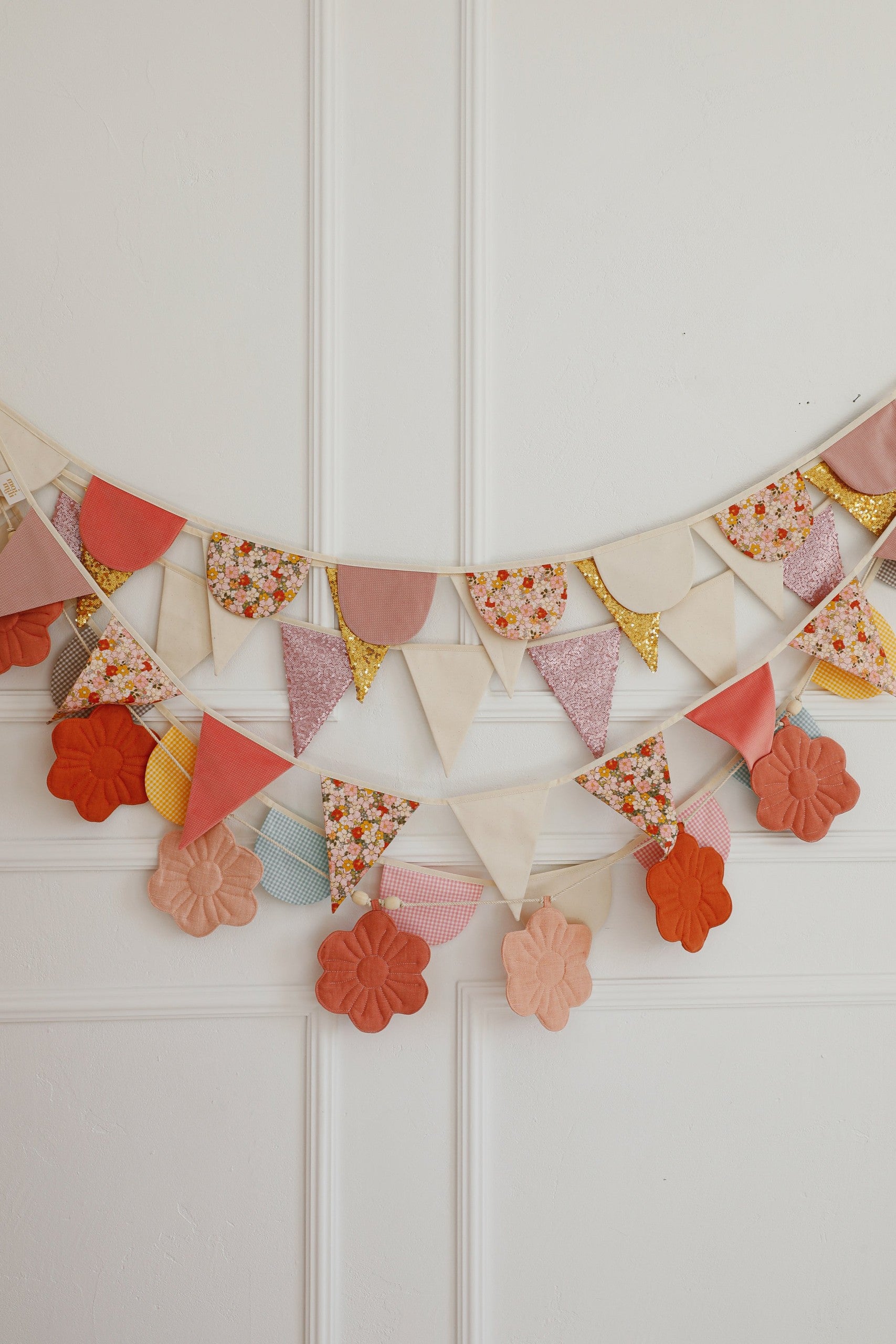 Kinderzimmer-Girlande Birthday Garden – Ansicht 2 | Elena Home Living