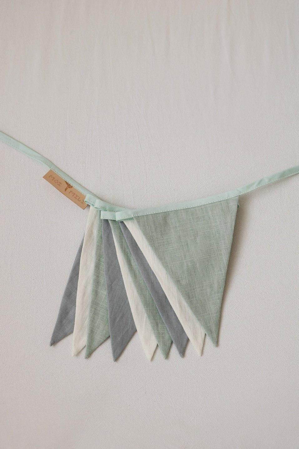 Kinderzimmer-Girlande Mint Love – Ansicht 1 | Elena Home Living