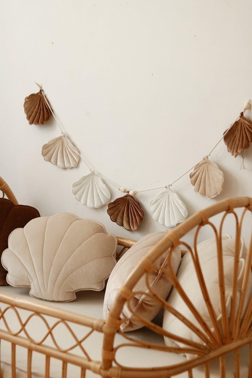 Muschel-Girlande Kinderzimmer Beige Pearl – Ansicht 1 | Elena Home Living