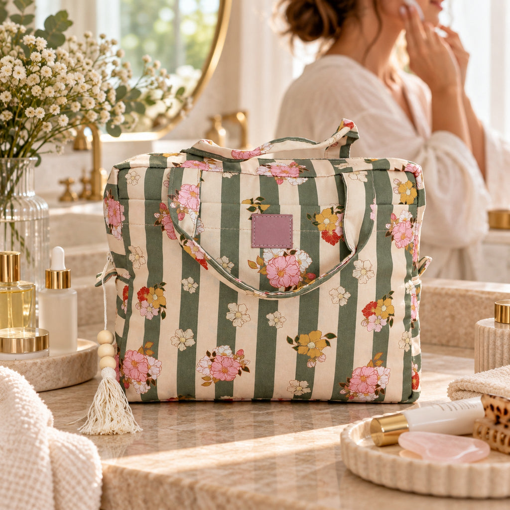 Kosmetiktasche Grüne Streifen im Badezimmer | Elena Home Living