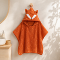 Kinder-Badeponcho aus Bio-Baumwolle – Mr. Fox – Premium-Hauptbild im hellen Familienbad