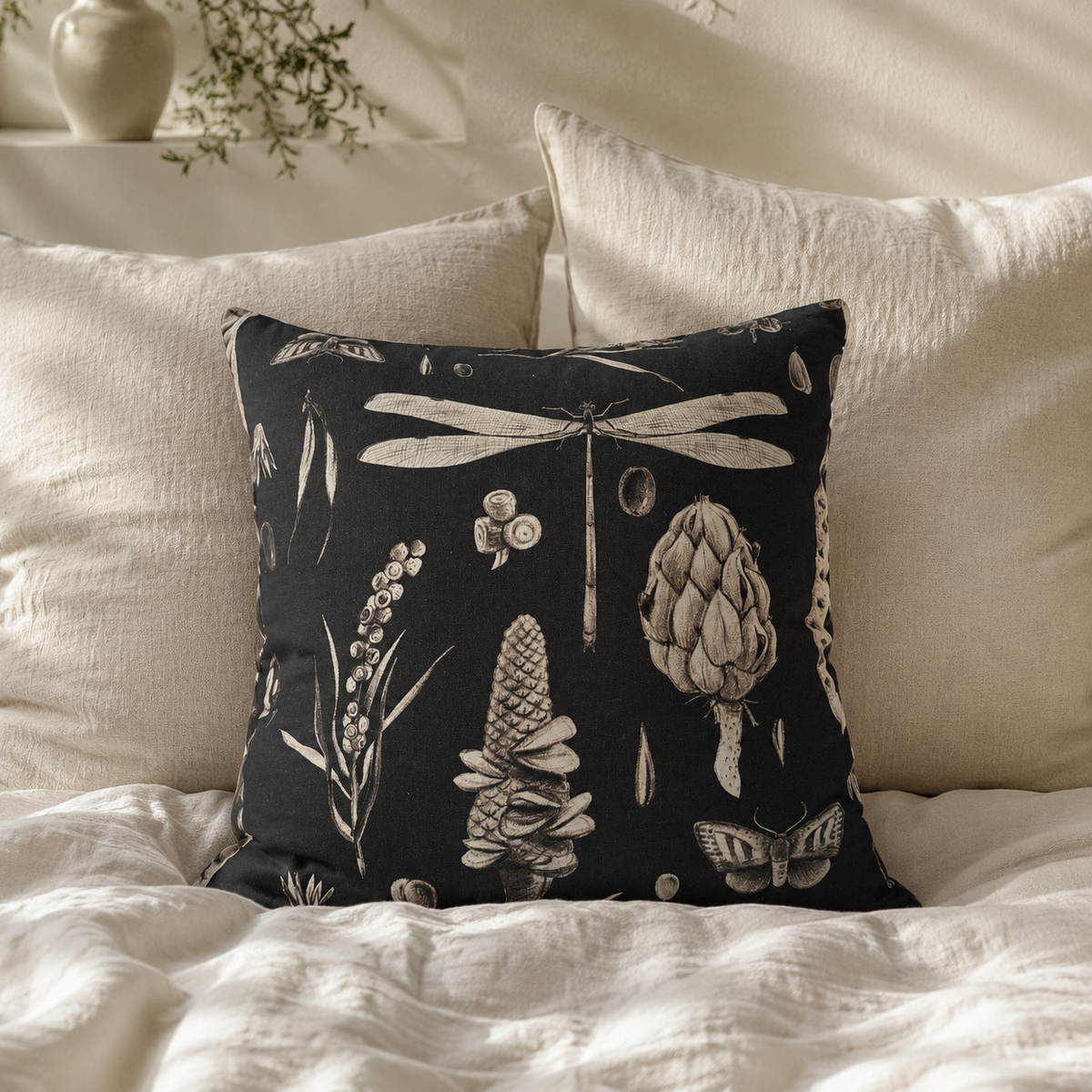 Kissenbezug Seeds Carbon aus 100 % Baumwolle – im ruhigen Schlafzimmer