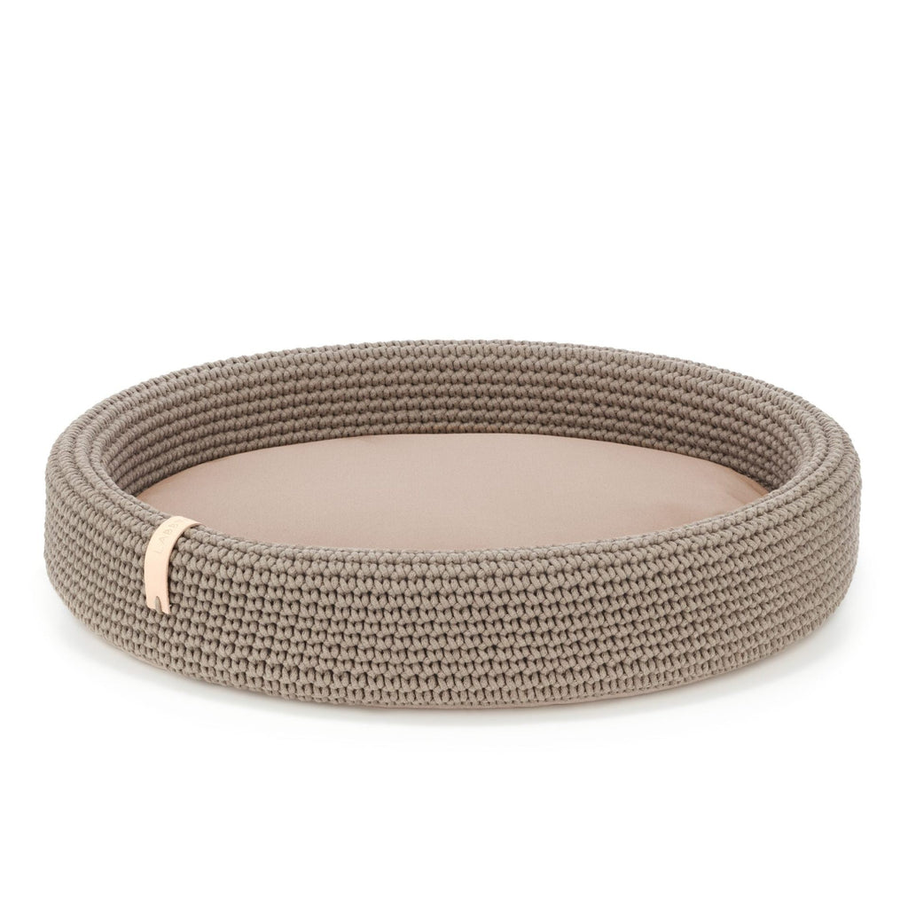Originalbild Lukko handgeflochtenes Hundebett Hellbraun