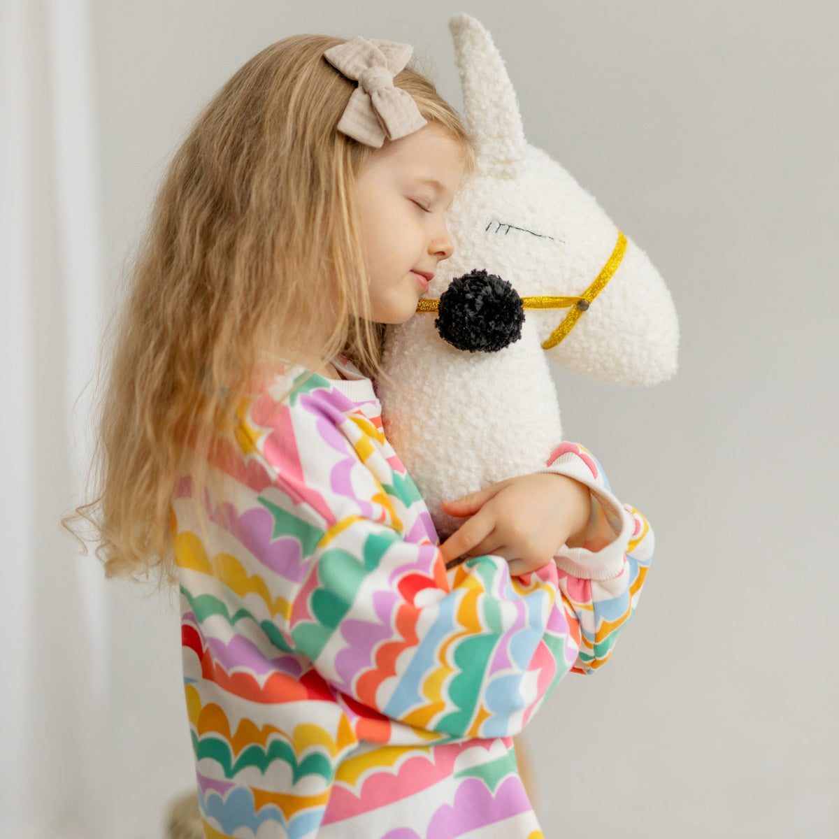 Bouclé Llama & Alpaca Hobby Horse Stick Toy – Ecru