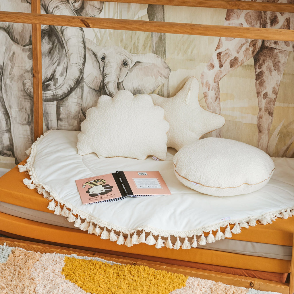 Bouclé Seashell and Starfish Cushions – Ecru, Set of 2