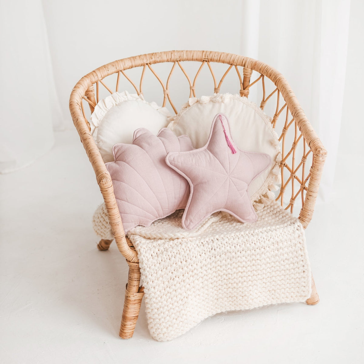 Linen Seashell Cushion – Pink