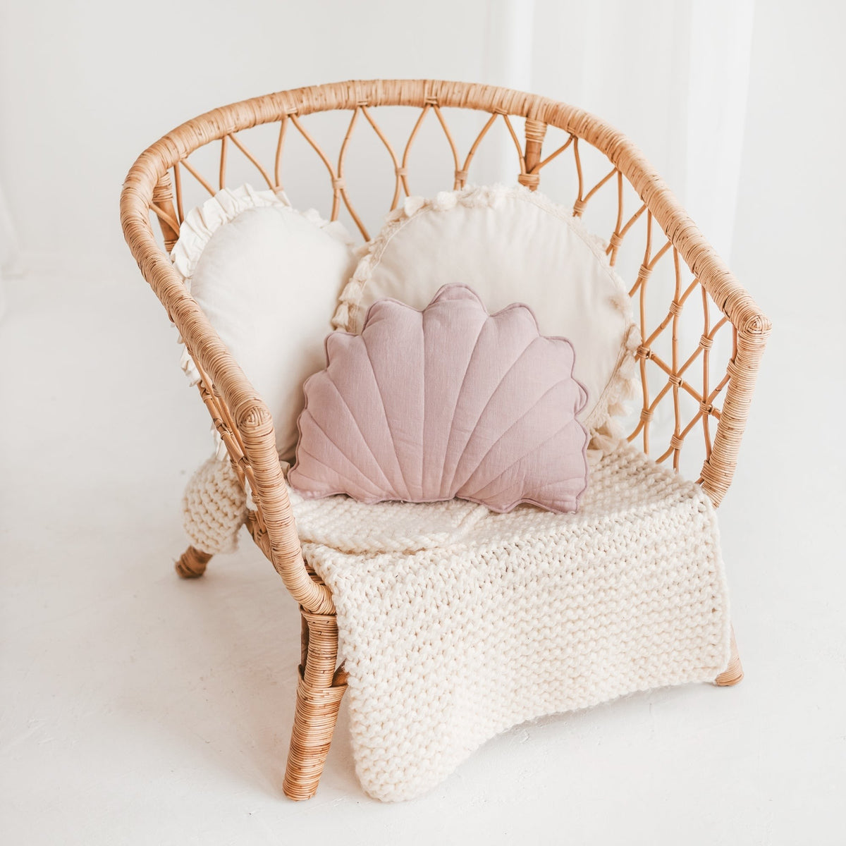 Linen Seashell Cushion – Pink