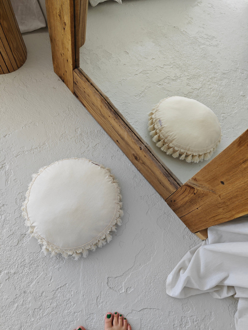 Round Cotton Cushion with Tassels – Ecru, 45 cm