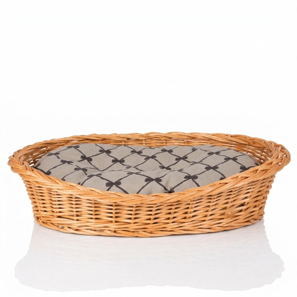Enovia Hundebett aus Naturweide mit grauem Kissen – 60 × 43 cm