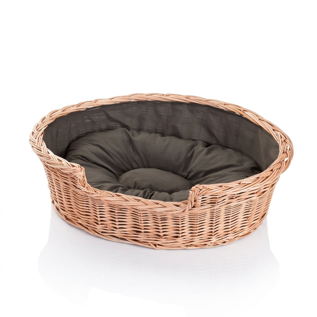 Esmira Haustierbett aus Naturweide mit braun gepunktetem Kissen – 75 × 57 cm