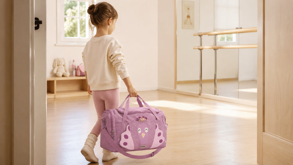 Kinder-Sporttasche Mrs. Peacock – Lifestyle im Tanzstudio