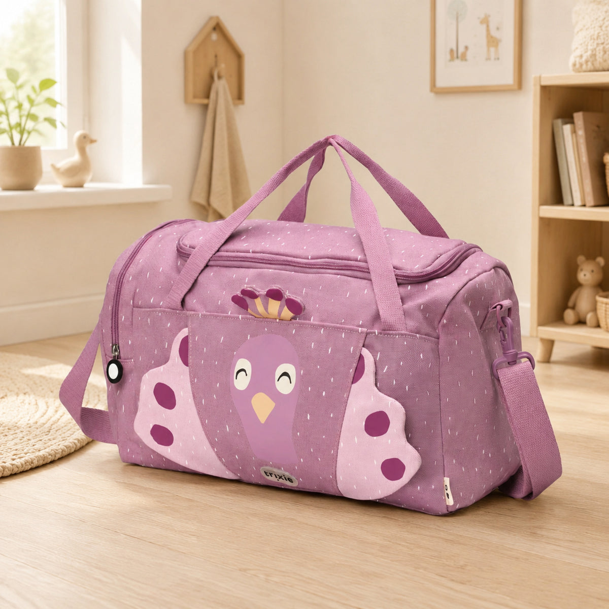Kinder-Sporttasche Mrs. Peacock – Premium Produktansicht