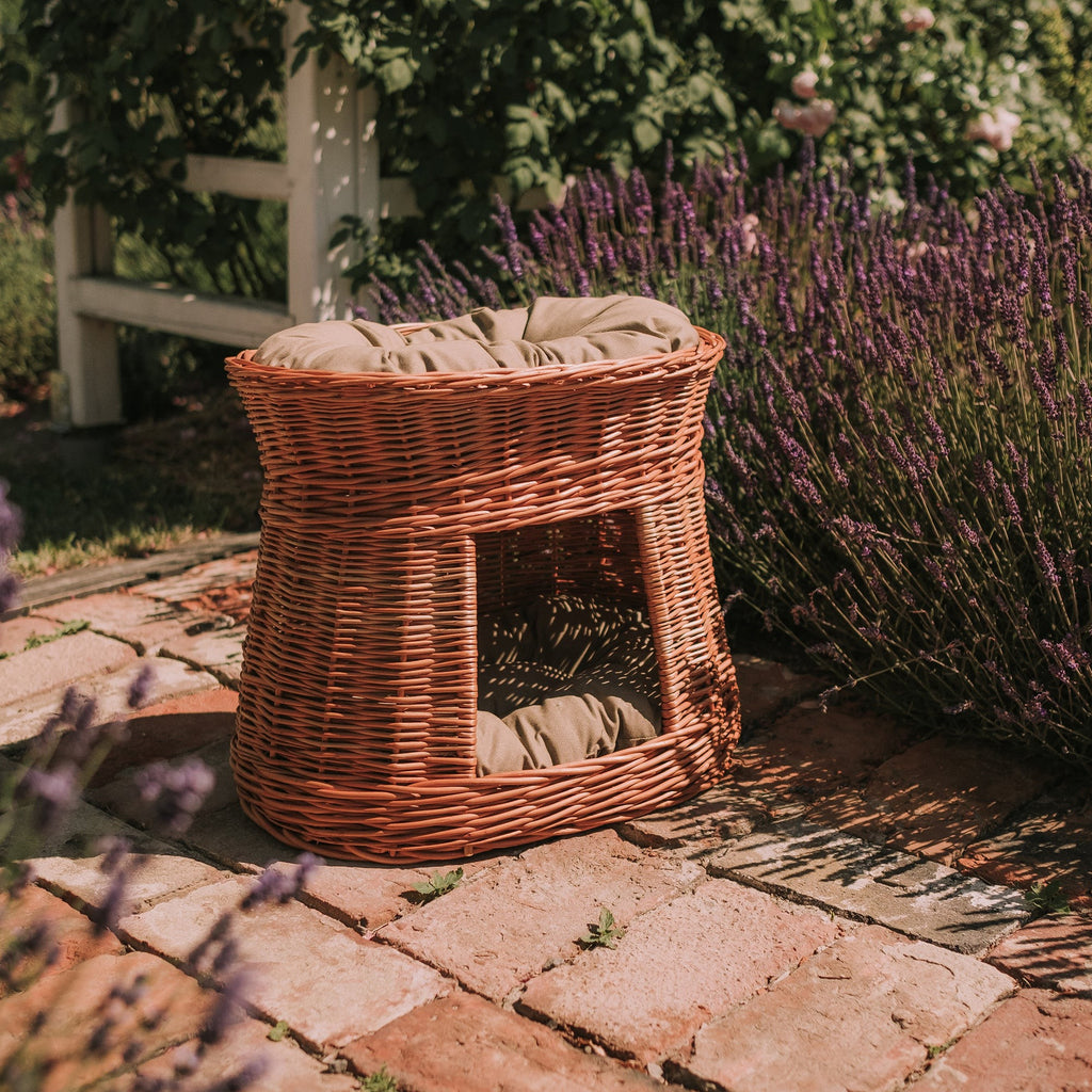 Natural Wicker Cat House Cari With Cushions