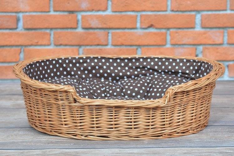 Esmira Natural Wicker Dog Bed With Polka Dot Cushion, 85x67 cm