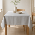 Tischdecke Nord 2 aus recyceltem Stoff – Premium Hauptbild im eleganten Esszimmer