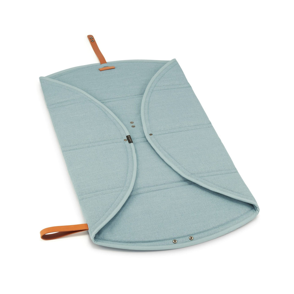 Okka Hundereisematte Soft Teal gefaltet