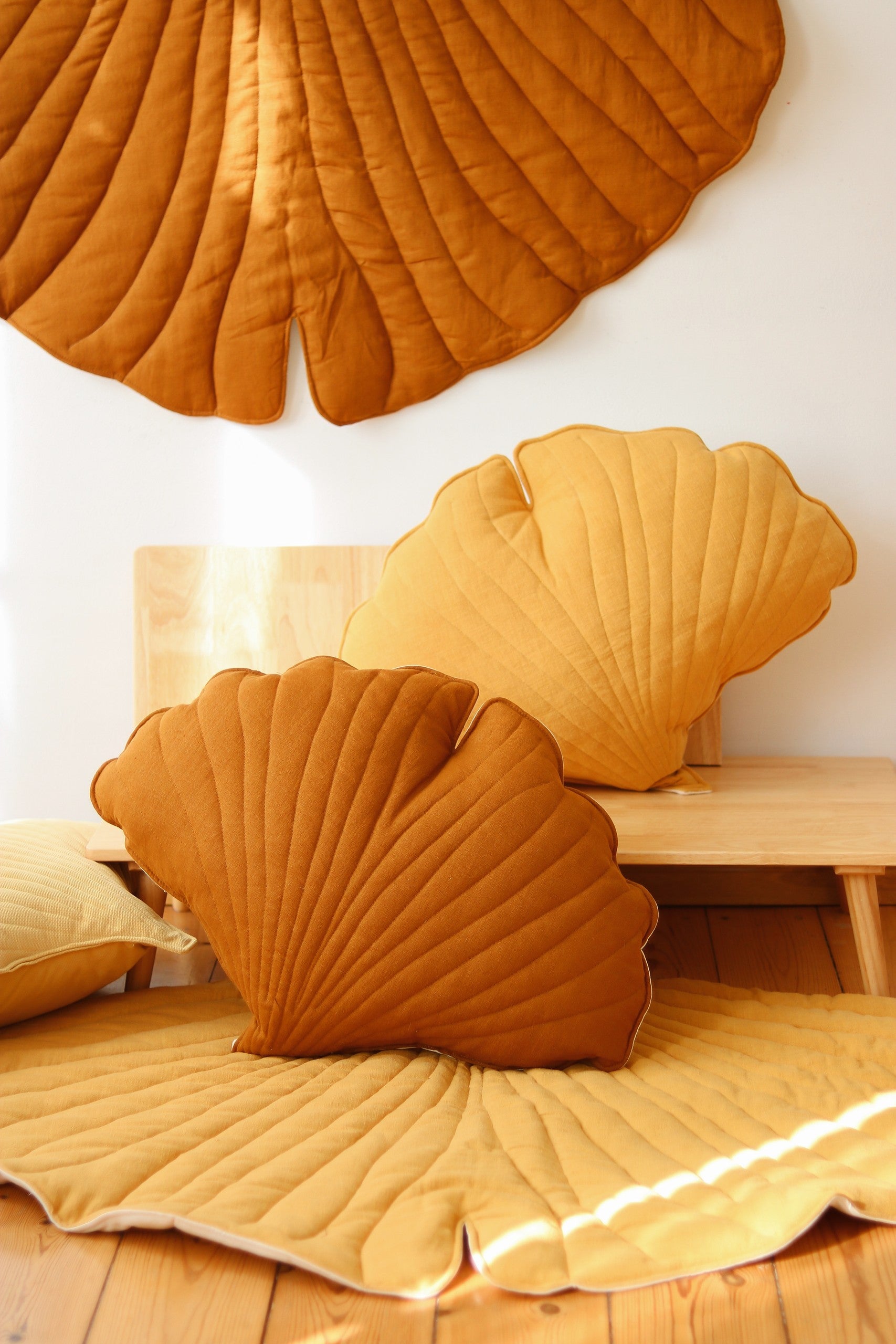 Ginkgo-Spielmatte Bio-Baumwolle Karamell – Ansicht 5 | Elena Home Living