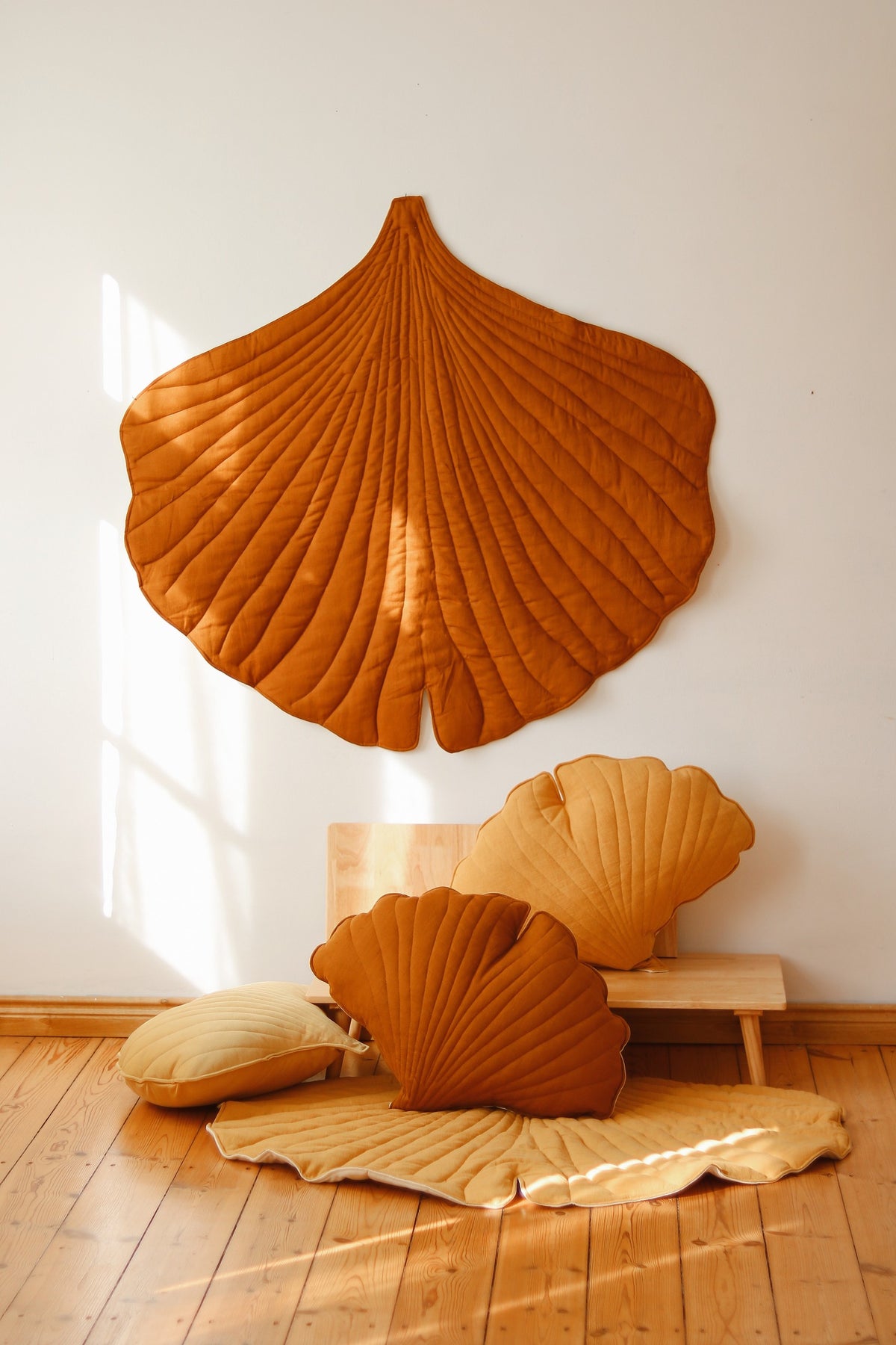 Ginkgo-Spielmatte Bio-Baumwolle Karamell – Ansicht 4 | Elena Home Living