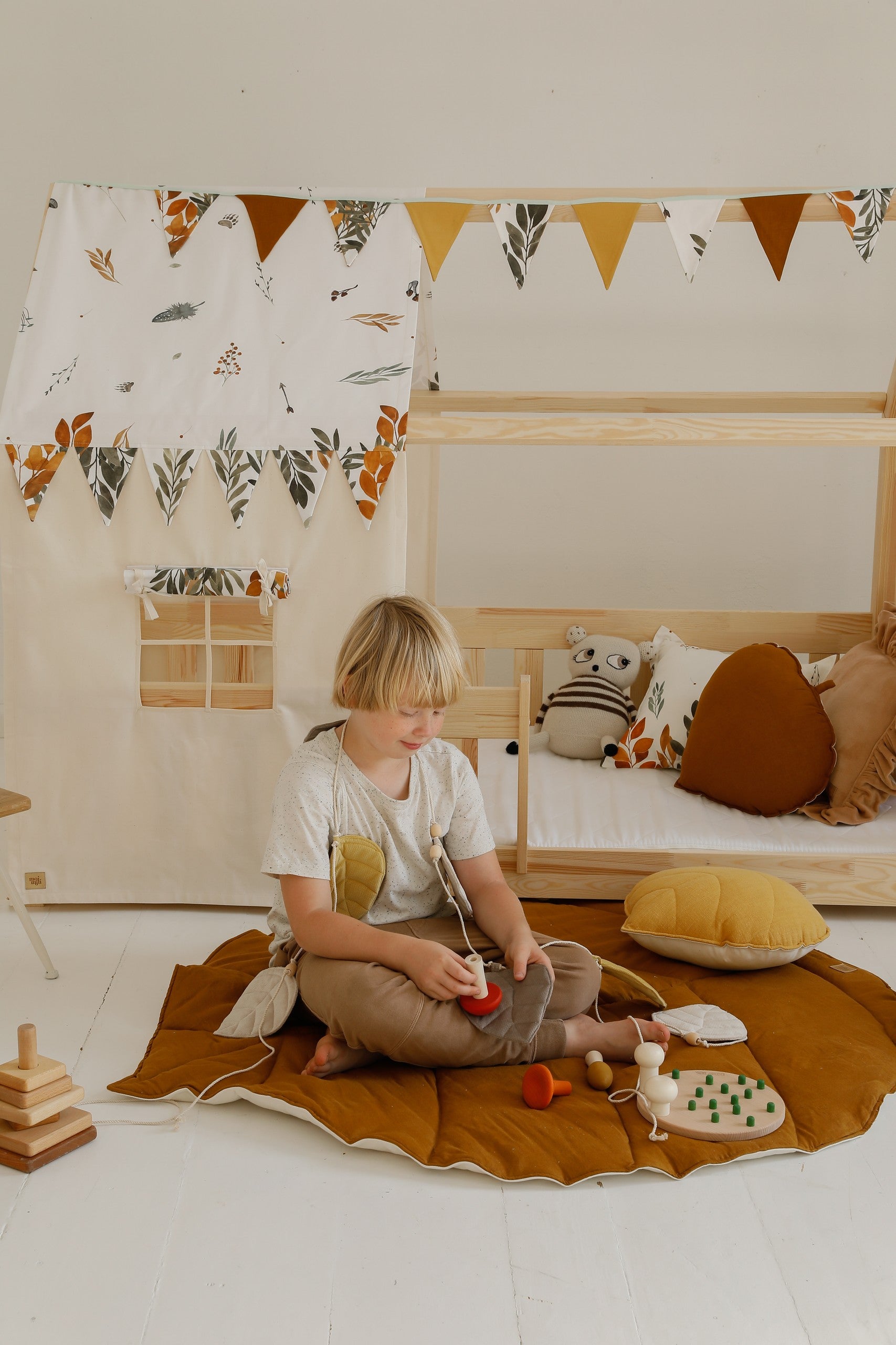 Blatt-Spielmatte Bio-Baumwolle Karamell – Ansicht 5 | Elena Home Living
