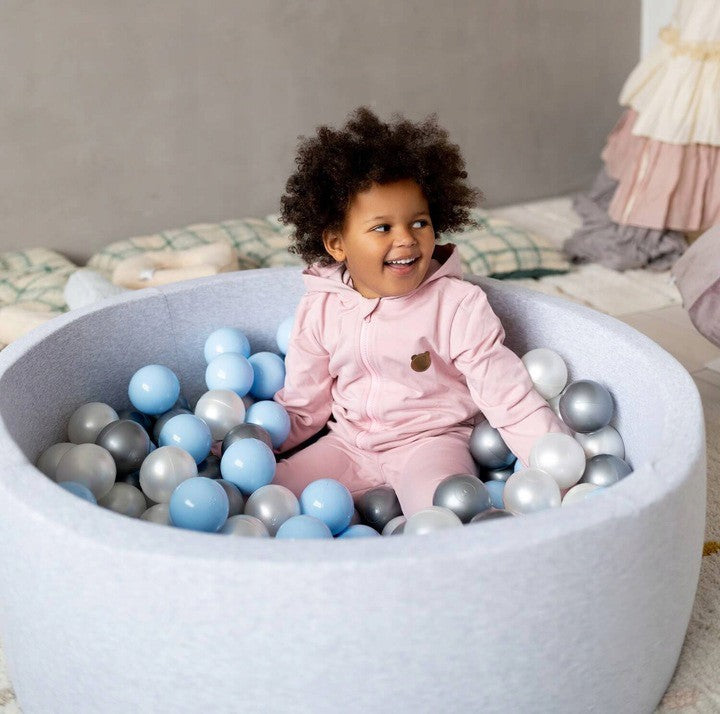 Round Cotton Ball Pool, 90 × 30 cm — Light Grey, 200 Light Blue, Silver and Pearl Balls