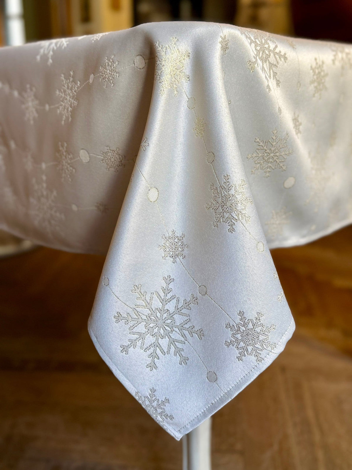 Tischdecke Golden Snowfall – Festliche Tischdekoration – Originalansicht 1